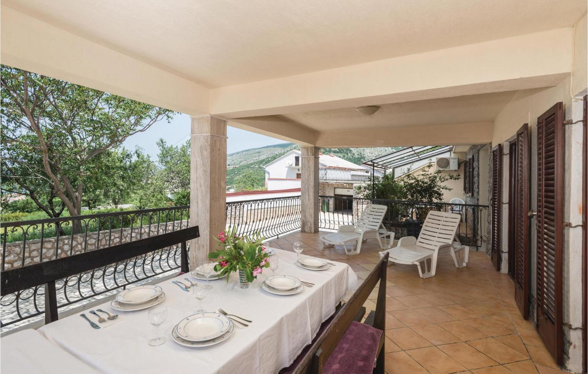2 Bedroom Stunning Apartment In Senj Сень Экстерьер фото