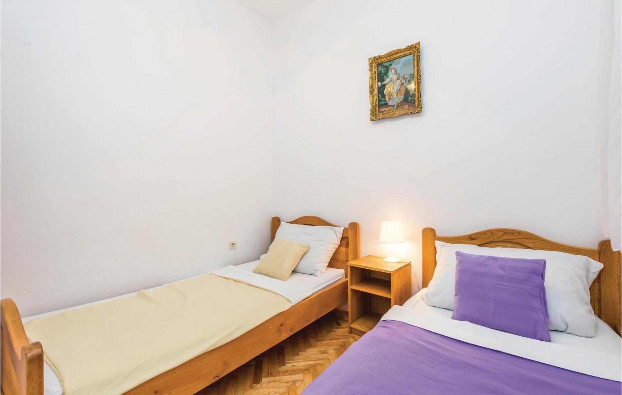 2 Bedroom Stunning Apartment In Senj Сень Экстерьер фото
